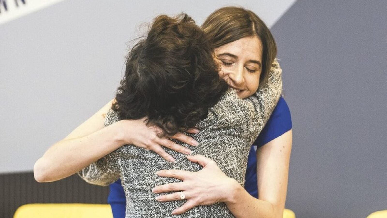Marilyn Tucker, director of the Alumni Career Services & International Internship Program at Georgetown Law, and Mary Kogut (C’05, L’09) at the cocktail reception