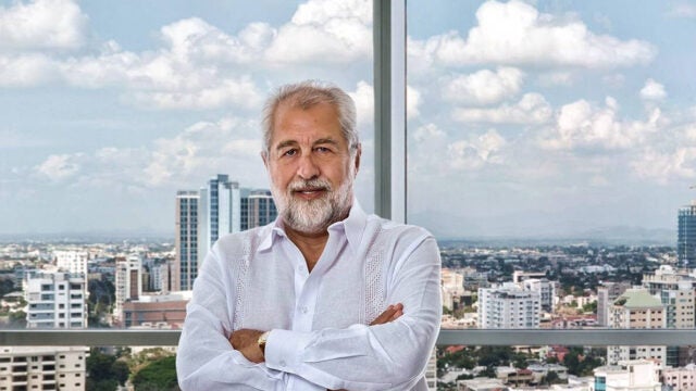 Rolando Gonzalez-Bunster (C’68) serves as the founder, chair, and CEO of InterEnergy Group. A longtime Georgetown volunteer leader, he credits his lifelong Jesuit education for shaping his perspectives. “I believe that if I have been able to succeed in the world, a lot had to do with Georgetown’s influence,” he says. He and his wife, Monica, are parents to four Georgetown graduates.