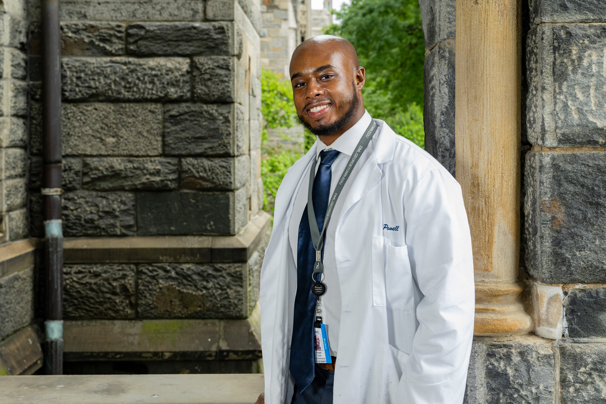 Bridging the opportunity gap: Pipeline programs expand diversity in medicine thumbnail