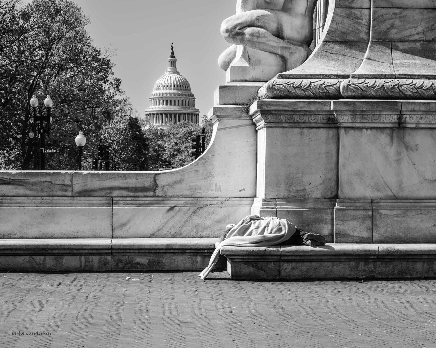 Leslie (Fiumara) Landerkin (N’68) achieved recognition for this photo, entitled “A Hard Place to Sleep.” It is part of a series she calls “Unhoused.”