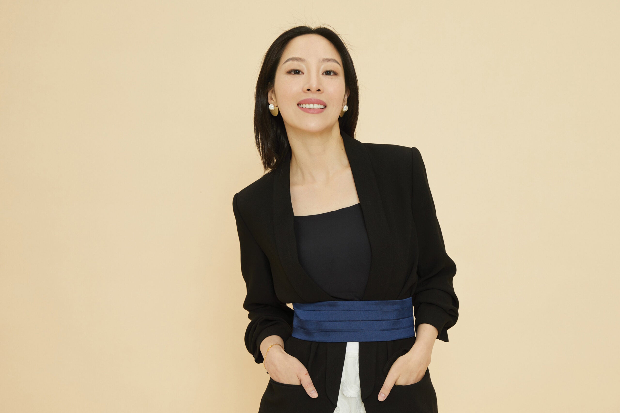 Netflix star, author, and entrepreneur Sara Jane Ho (C’07) helps women with etiquette lessons and wellness products. | Photo: Courtesy of Sara Jane Ho