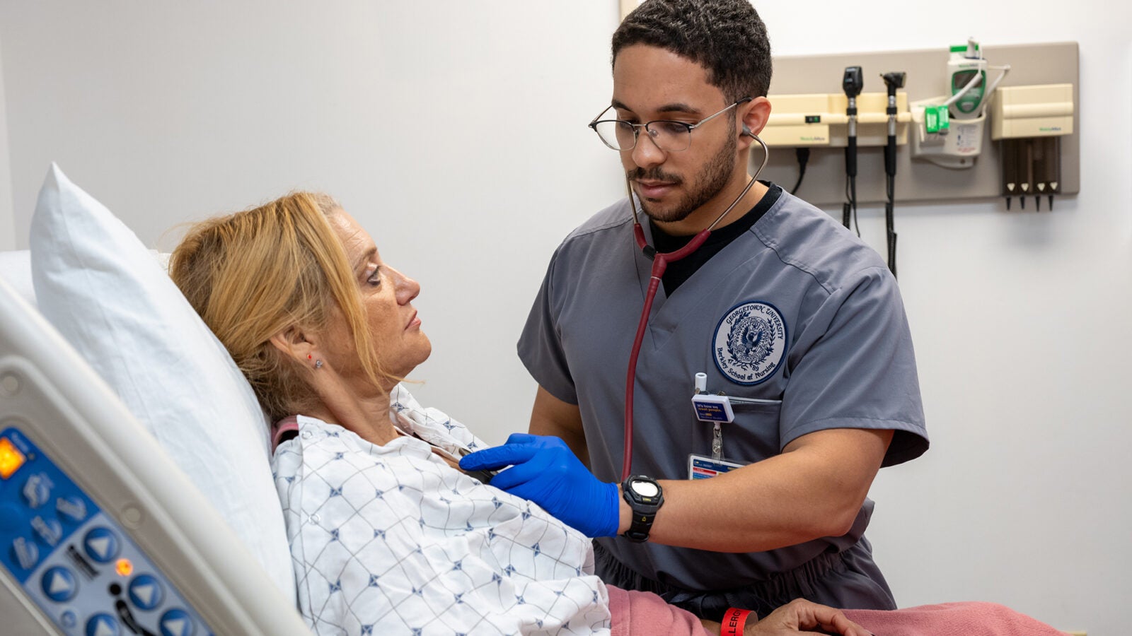 The O’Neill Family Foundation Clinical Simulation Center is a dynamic learning environment created through the generosity of Georgetown alumni Timothy O’Neill (L’77) and Linda O’Neill (NHS’77). Photo: Leslie E. Kossoff