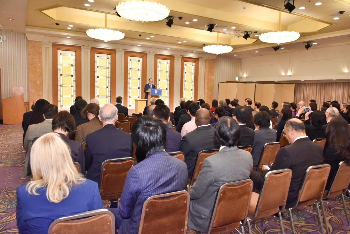 President John J. DeGioia delivers  message on university affairs and global engagement during the alumni event in  Tokyo.